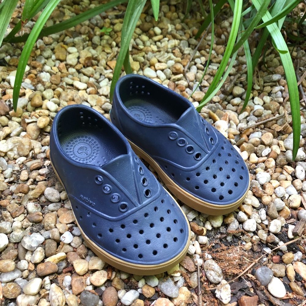 NATIVE Slip Ons